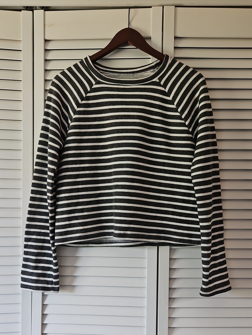 Beyond Yoga Striped Black & White Long Sleeve Crewneck Top Size S
